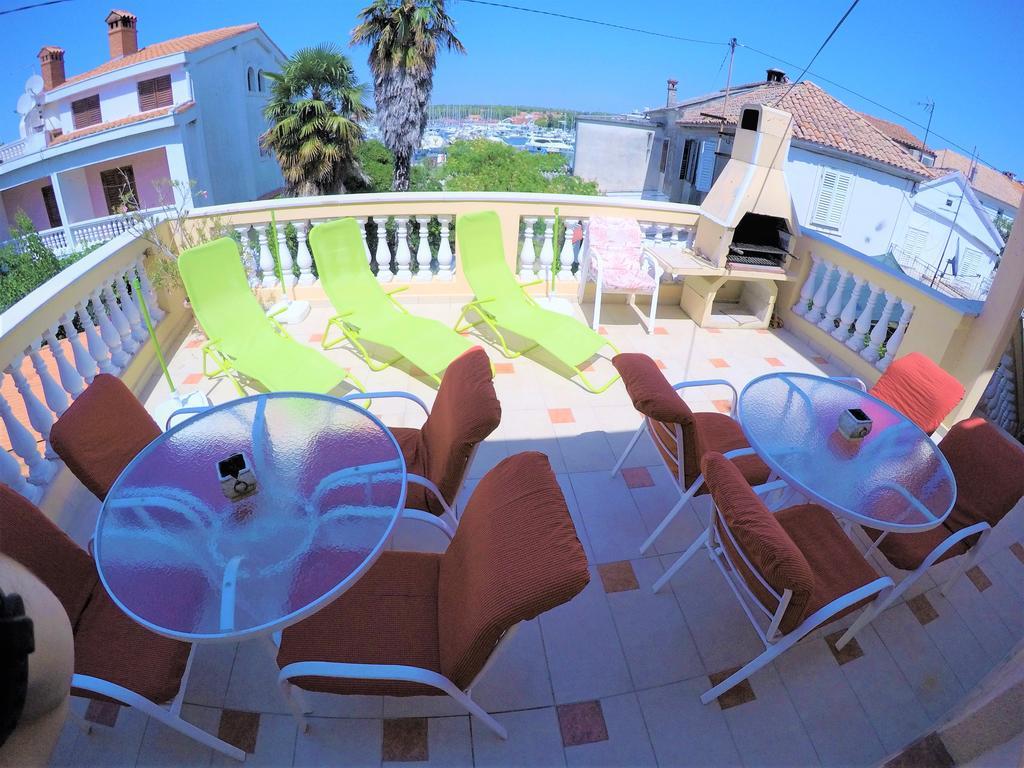 Orange City Apartment'S Repic Biograd Na Moru Exterior photo